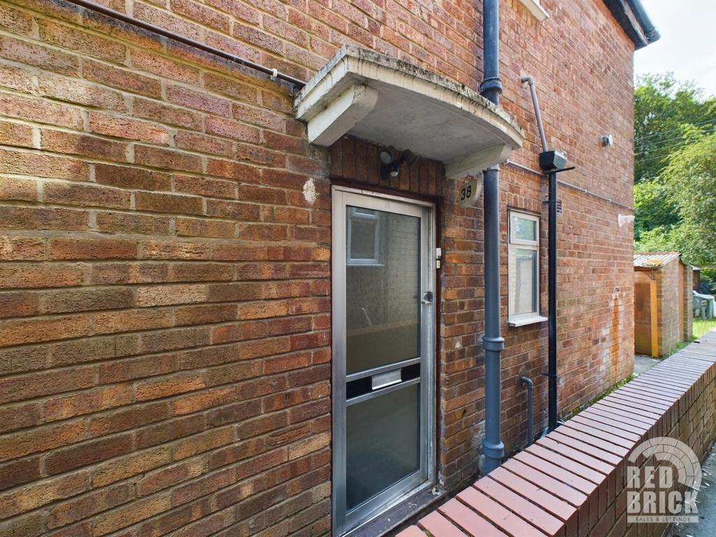 38 Orchard Drive, Coventry 2 bed ground floor £725 pcm (£