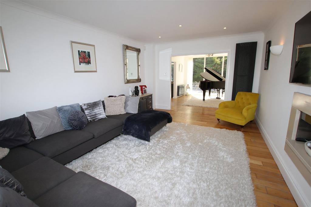 St. Juliens Mount, Cawthorne, Barnsley, S75 4EX 4 bed detached house