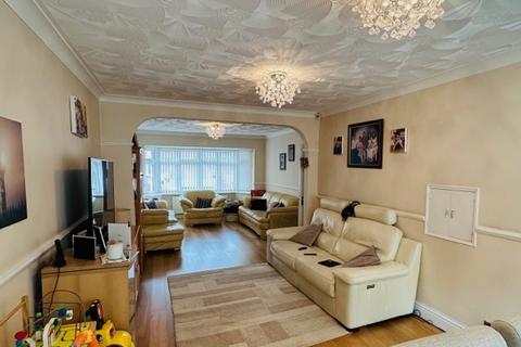 3 bedroom semi-detached house for sale, Roseville Road Hayes UB3