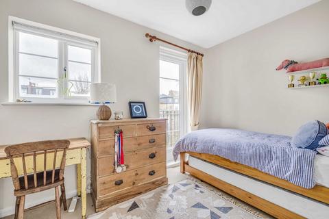24 Railway Side, London, SW13 0PN