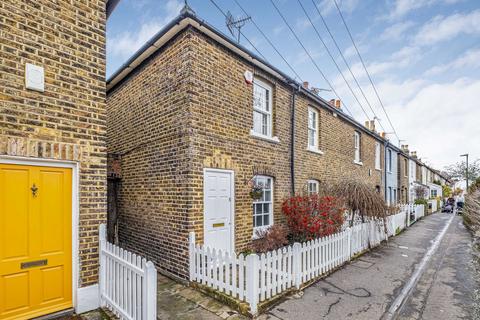 24 Railway Side, London, SW13 0PN