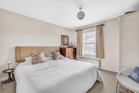 24 Railway Side, London, SW13 0PN