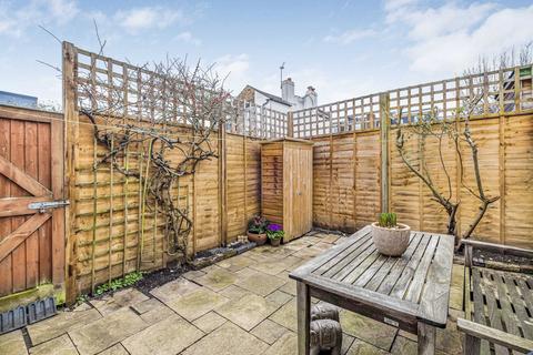 24 Railway Side, London, SW13 0PN