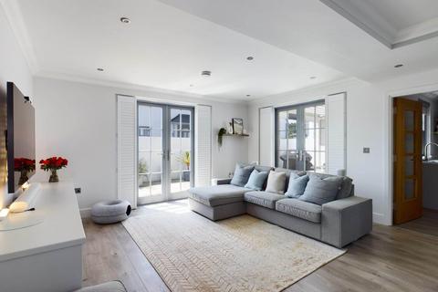 4 bedroom link detached house for sale, St Lawrence