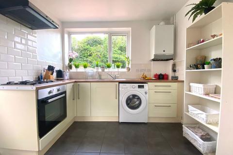23 Greenview Drive, Northampton, NN2 7LA