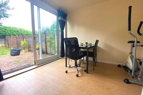 23 Greenview Drive, Northampton, NN2 7LA