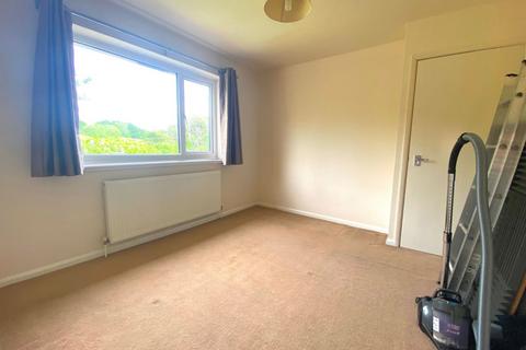23 Greenview Drive, Northampton, NN2 7LA