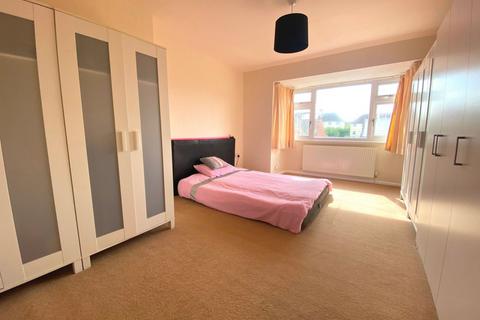 23 Greenview Drive, Northampton, NN2 7LA