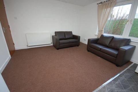 undefined, 0214L Northfield Grove, Edinburgh, EH8 7RN