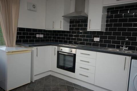 undefined, 0214L Northfield Grove, Edinburgh, EH8 7RN