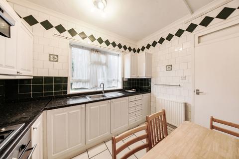 4 bedroom maisonette to rent, Willingham Close, Kentish Town, London