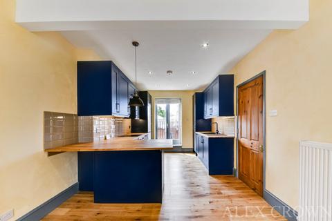 3 bedroom flat to rent, Marlborough Road, Archway