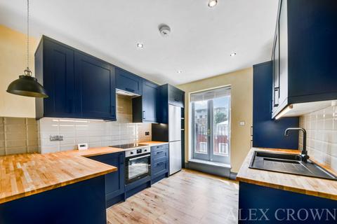 3 bedroom flat to rent, Marlborough Road, Archway
