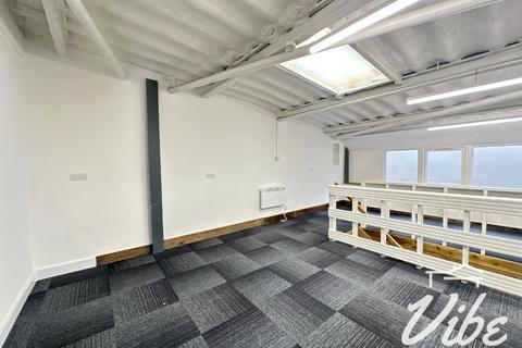 Industrial unit to rent - Markfield Road, London N15