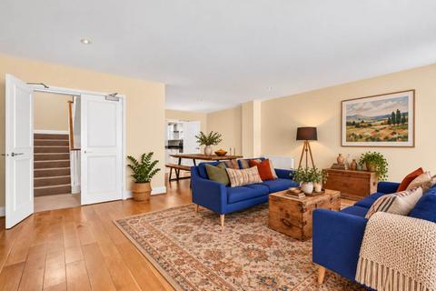 4 bedroom mews to rent, Spencer Place, Canonbury, N1