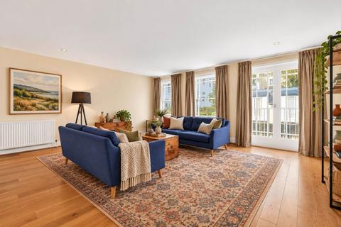 4 bedroom mews to rent, Spencer Place, Canonbury, N1
