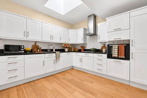 4 bedroom mews to rent, Spencer Place, Canonbury, N1