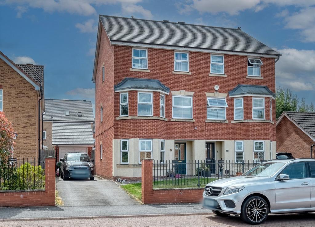 Newton Road, Breme Park, Bromsgrove... 4 bed semidetached house £375,000