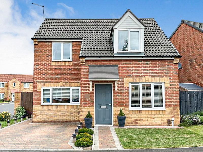 Montrose Crescent, Hebburn, Tyne and Wear, NE31 1TF 3 bed detached
