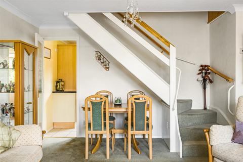 42 Barnsnap Close, Horsham, RH12 5XY