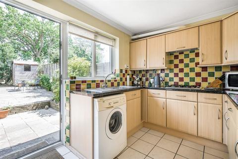 42 Barnsnap Close, Horsham, RH12 5XY