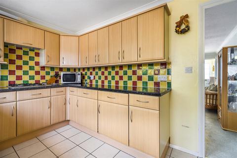 42 Barnsnap Close, Horsham, RH12 5XY