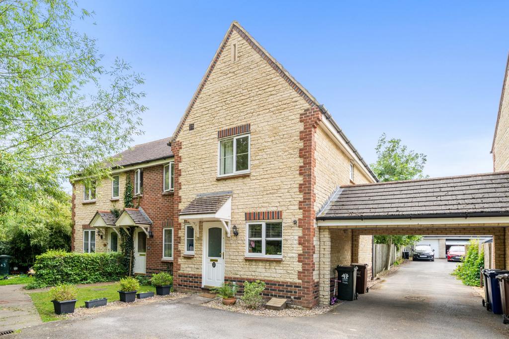 Bicester, Bicester OX26 3 bed end of terrace house for sale £360,000
