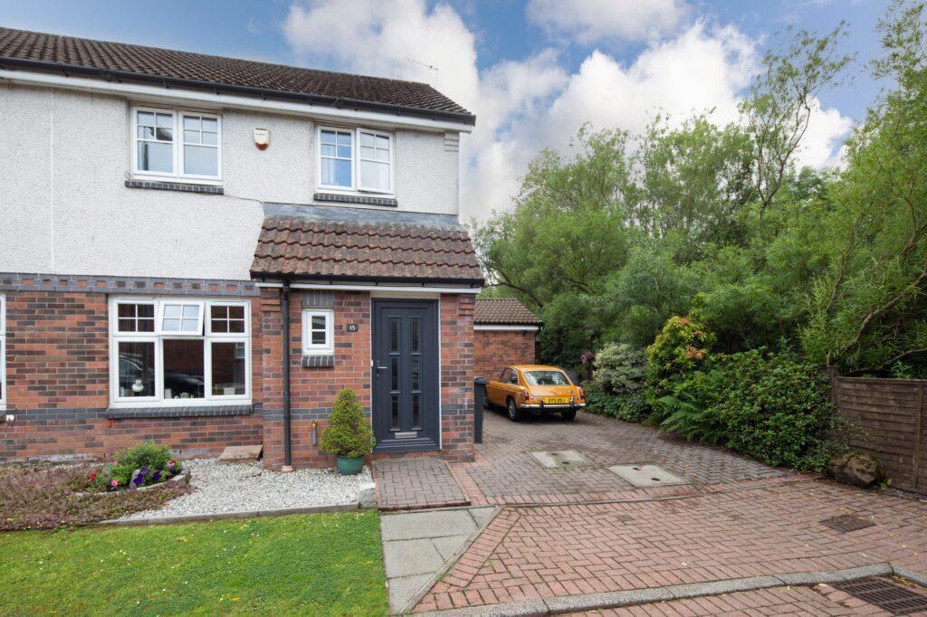 Kiloran Place, Newton Mearns 4 bed semidetached villa for sale £279,000
