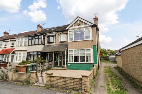 2 Ainslie Wood Gardens, London, E4 9BN