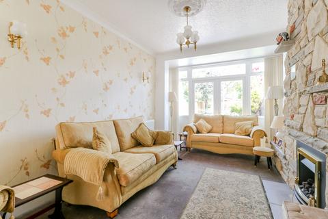 2 Ainslie Wood Gardens, London, E4 9BN