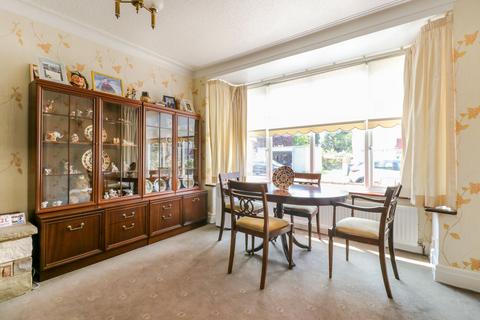 2 Ainslie Wood Gardens, London, E4 9BN