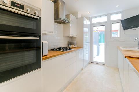 2 Ainslie Wood Gardens, London, E4 9BN