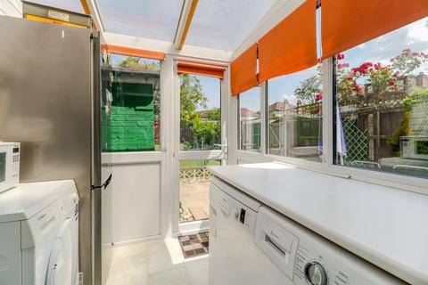 2 Ainslie Wood Gardens, London, E4 9BN