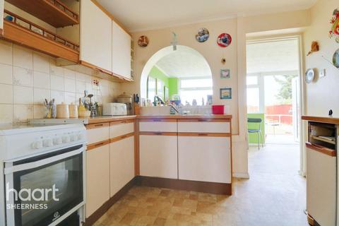 32 Foxley Road, Queenborough, ME11 5AW