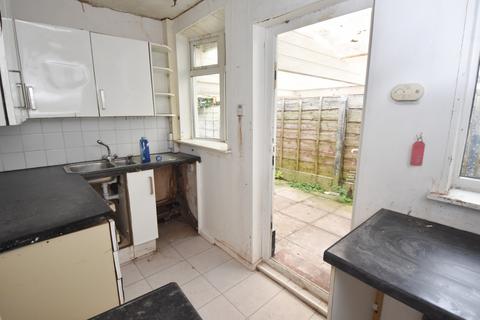 2 bedroom semi-detached bungalow for sale - Church Road, Flixton, M41