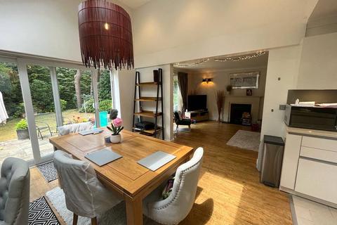 3 bedroom bungalow to rent, St Ives Park, Ashley Heath, Dorset, BH24