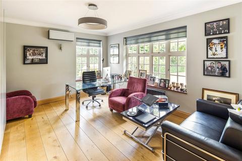 12 Nancy Downs, Watford, WD19 4NF