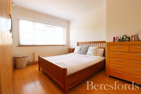 18 Gillian Crescent, Romford, RM2 6NU
