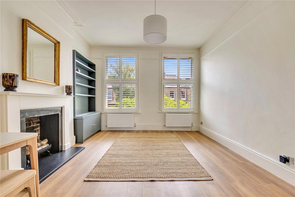 Morella Road, SW12 2 bed property £2,401 pcm (£554 pw)