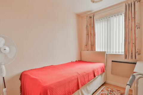 2 bedroom apartment for sale, Waddington Court, Cottingham Road, Hull, HU5 2DA