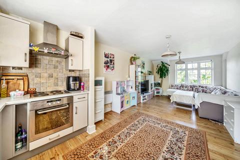 2 bedroom apartment for sale, The Quadrant, Brighton Road, Addlestone, KT15