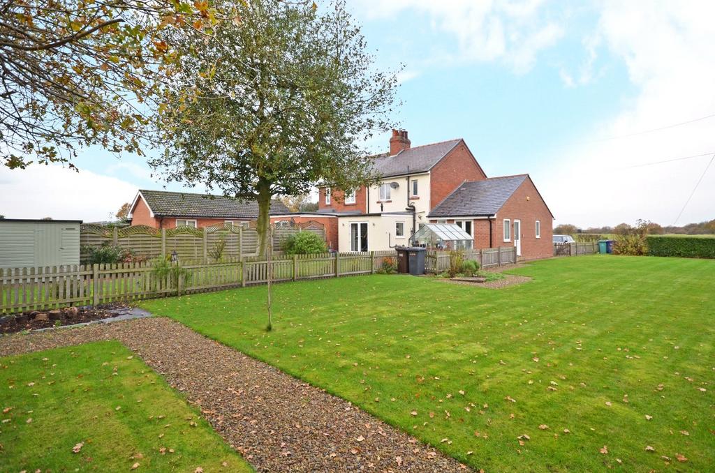 Holly Tree House, Henwick Hall, Burn, Selby, YO8 4 bed semidetached