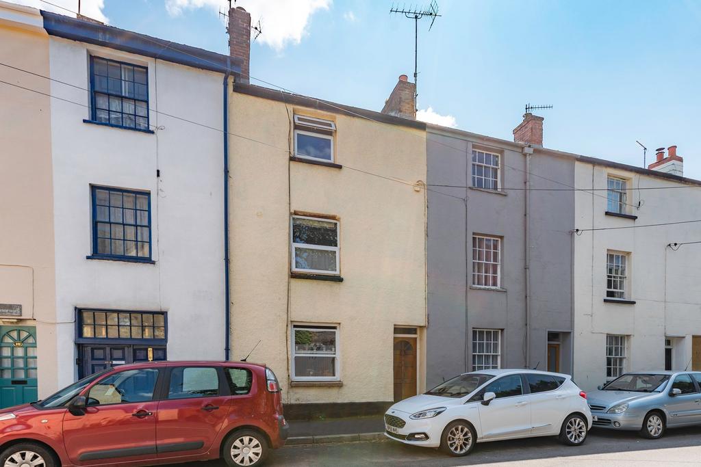 East Street, Crediton, EX17 4 bed terraced house £225,000