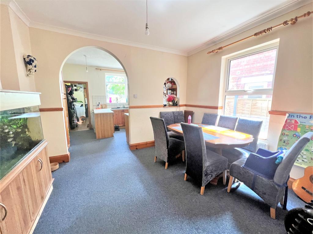 Harlaxton Road, Grantham, NG31 5 bed terraced house for sale £260,000