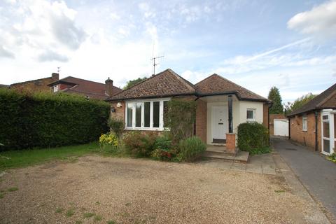 2 bedroom bungalow for sale - Bottrells Lane, Chalfont St. Giles, HP8