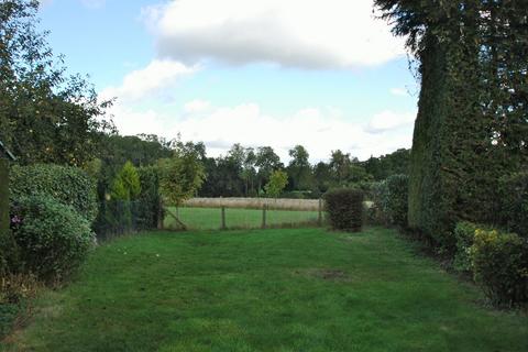 2 bedroom bungalow for sale - Bottrells Lane, Chalfont St. Giles, HP8