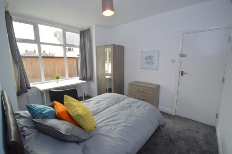 Jessamine Avenue, Beeston, Leeds, LS11 1 bed semidetached house £495