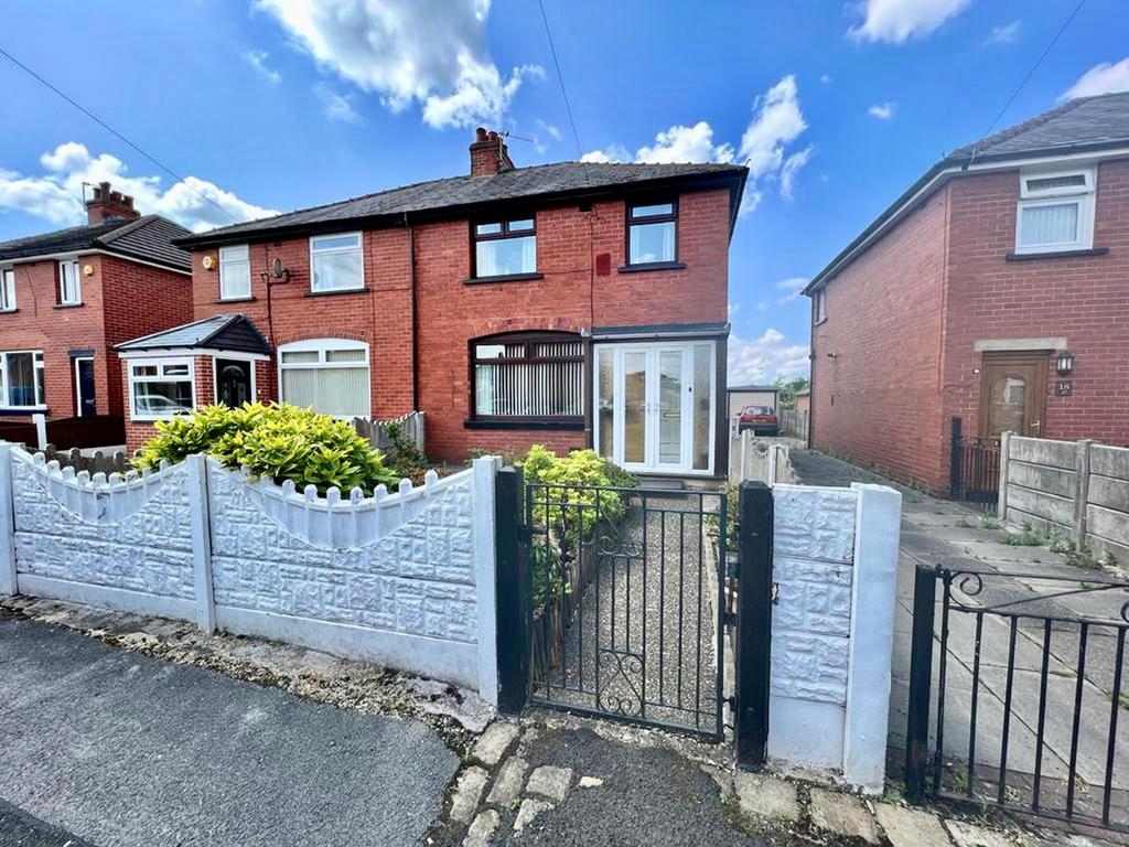 Waverley Avenue, Kearsley, BL4 3 bed semidetached house for sale £