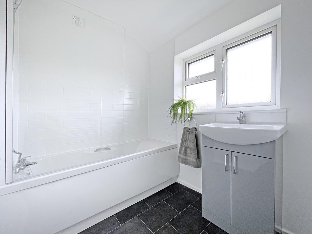 Castleton Road, Hartlepool, TS25 3 bed semidetached house £185,000
