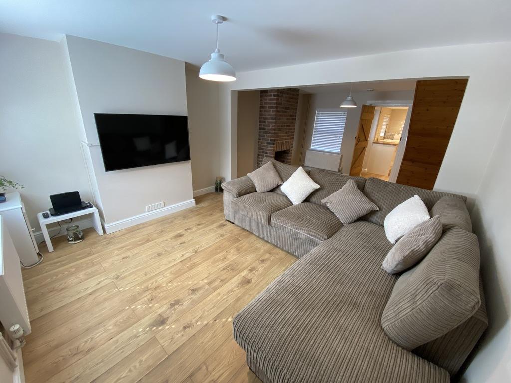 Stowmarket IP14 2 bed terraced house to rent £850 pcm (£196 pw)